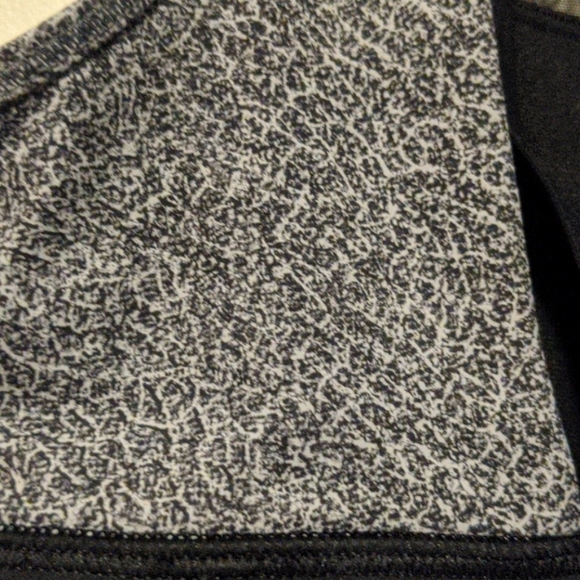 Lululemon sports bra - Picture 4 of 4